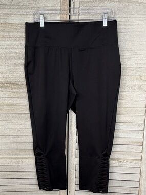 LIVI (Lane Bryant) Plus Size High Rise Active Crop Leggings w Lacing Black-14/16